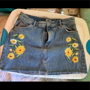 LIKE NEW TOPSHOP MOTO DENIM SKIRT